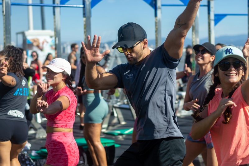 Dança em Florianópolis: As aulas de FitDance na Arena Unimed são comandada por três professores, entre eles Luan Bitencourt (foto). Toda a atividade da Arena é gratuita e aberta à comunidade