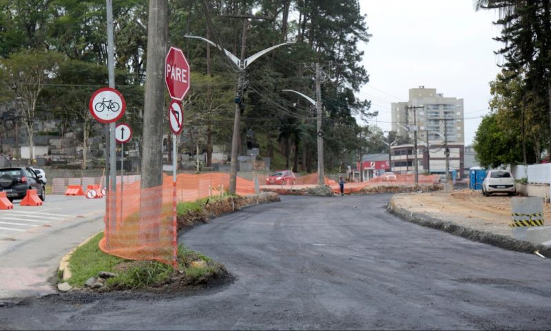 Trecho em duplica&ccedil;&atilde;o da Rua Ottokar Doerffel recebe pavimenta&ccedil;&atilde;o – Foto: Divulga&ccedil;&atilde;o/Prefeitura de Joinville