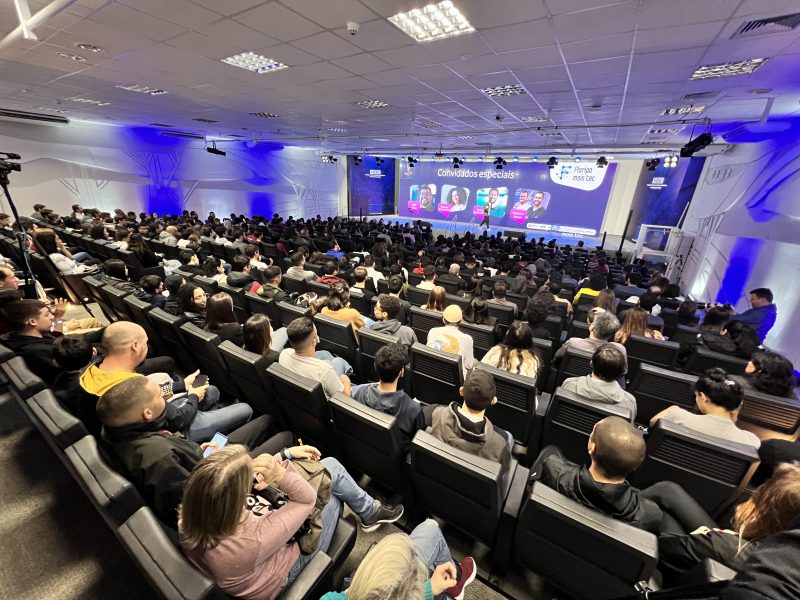 In 2023, Floripa Mais Tec plans to hold events for children, in addition to the aulão do futuro, such as a hackathon and prizes.  Photo: Aulão do Futuro.