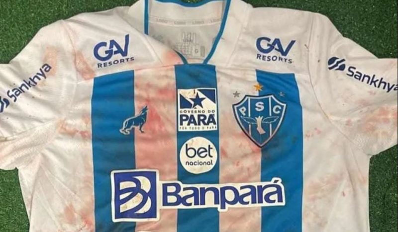 Camisa do zagueiro Naylhor, com passagem pelo Figueirense em 2017, ficou nesse estado – Foto: Paysandu FC/Divulga&ccedil;&atilde;o/ND