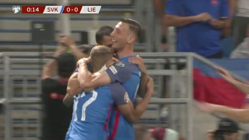 Jogadores festejam gol rel&acirc;mpago, mas viriam ainda mais dois pela frente – Foto: Reprodu&ccedil;&atilde;o