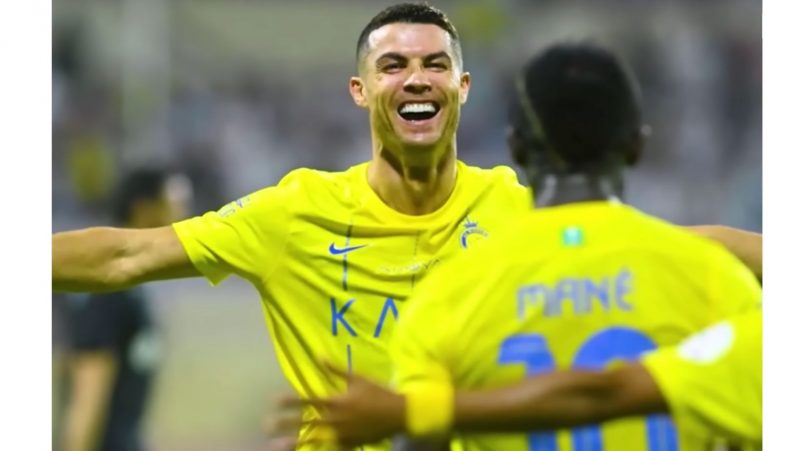 Cristiano Ronaldo recebe o abraço de Saio Mané