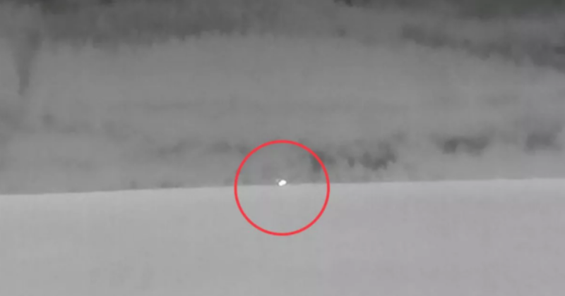 Drone com câmeras especiais fez uma foto sobrevoando a região e mostrou alguma criatura saindo de dentro da água. Pesquisadores acreditam que possa ser a prova da existência do Monstro do Lago Ness