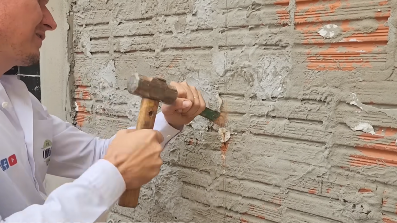 pedreiro ensina técnica antiga e eficaz