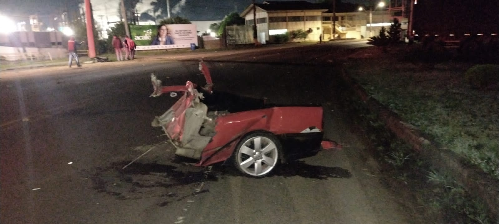 Carro Partiu Ao Meio Motorista é Encontrado Em Córrego Após Ser Arremessado Em Fraiburgo 2335