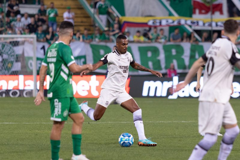 Chapecoense sofreu empate no fim