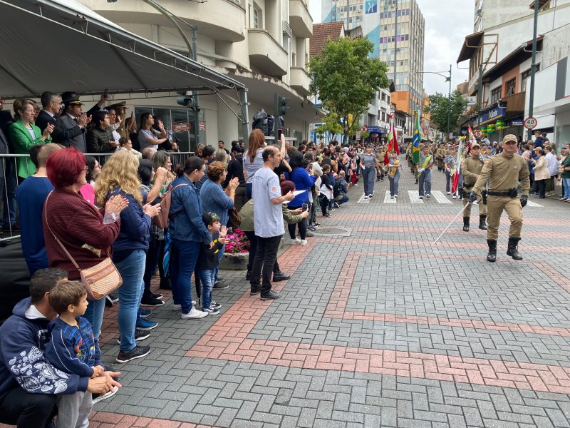 FOTOS: Veja Como Foi O Desfile De 7 De Setembro Em Blumenau