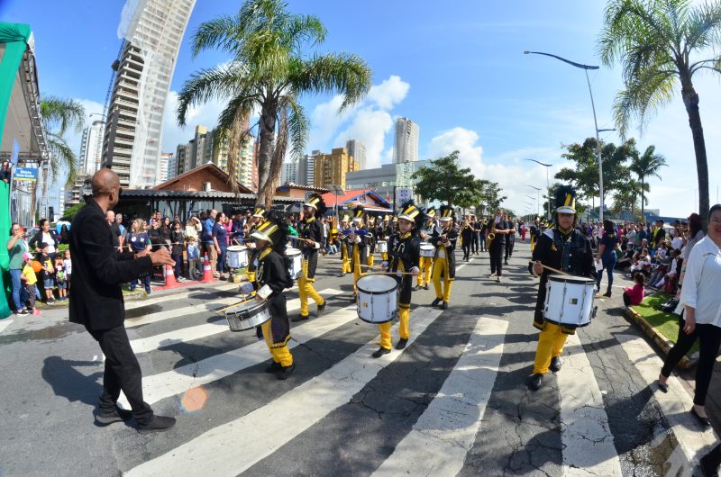 Desfile reuniu milhares de pessoas nesta quinta-feira – Foto: Reprodu&ccedil;&atilde;o/Prefeitura de Itaja&iacute;