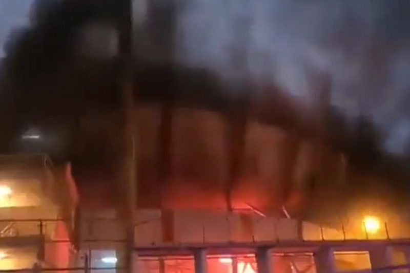 Torcedores atearam fogo no estádio após derrota do time