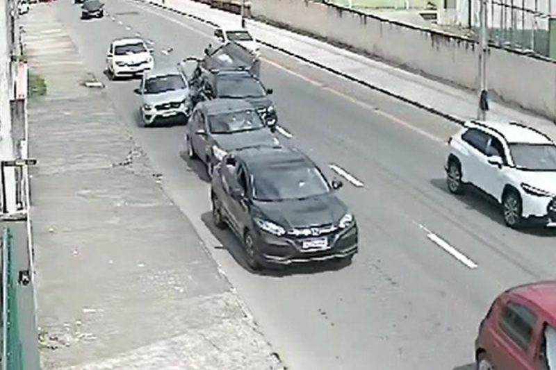 Acidente envolveu quatro automóveis