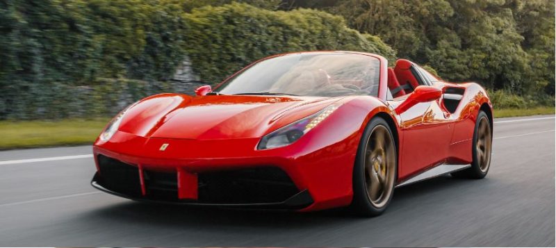 Motorista de Ferrari foi multado 