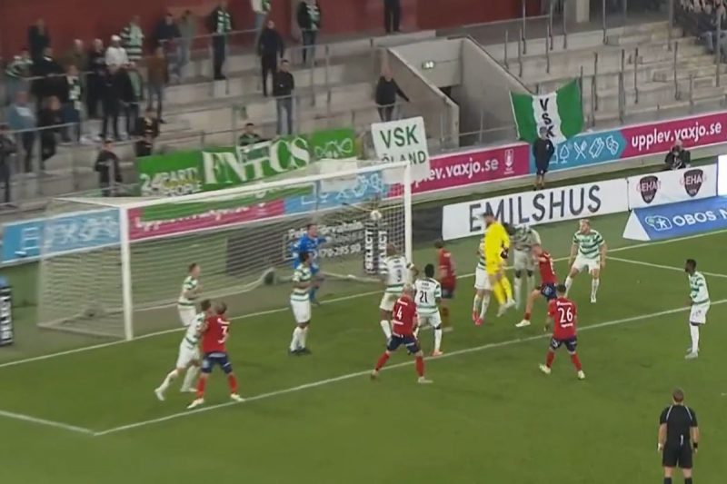 Goleirão marcou o gol que garantiu o empate do time jogando em casa