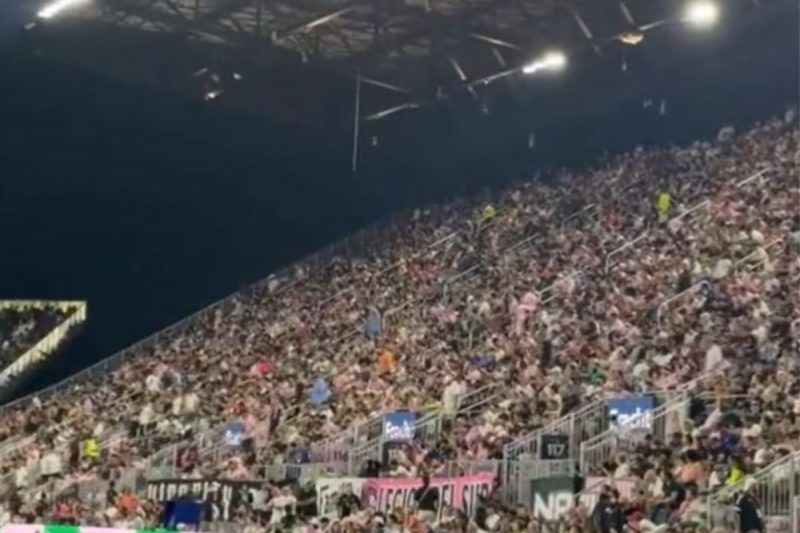 Messi sentiu um desconforto e foi substituído ainda no primeiro tempo