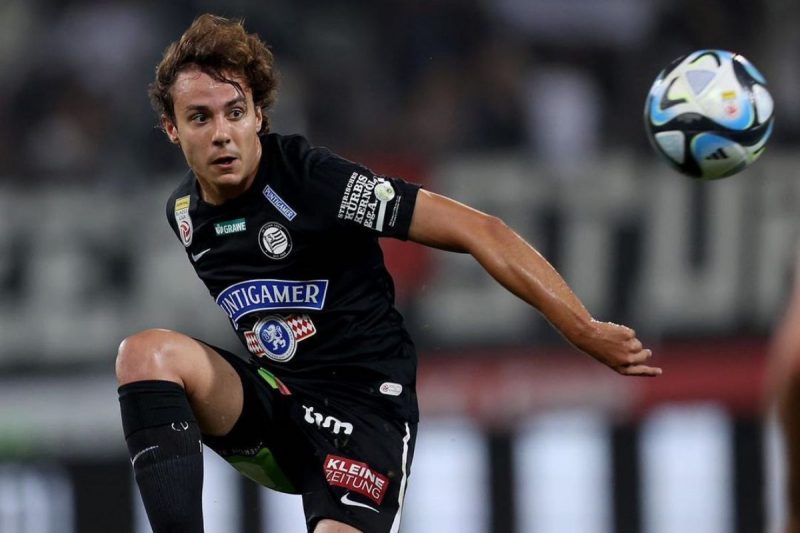 Jovem meia espanhol foi encaminhado ao hospital após o incidente