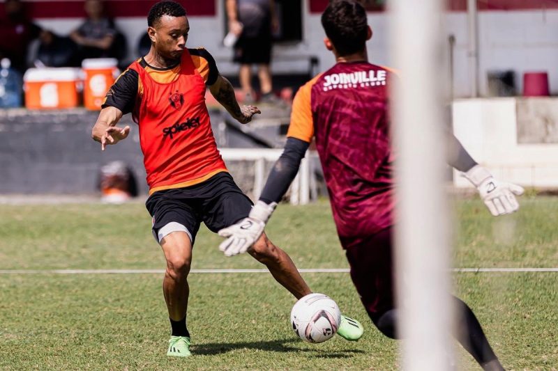 JEC e Inter se enfrentam neste sábado (23), na Arena Joinville