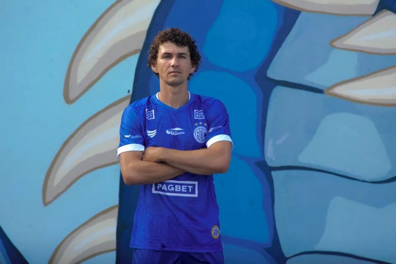 Chapecoense acerta com Fabiano