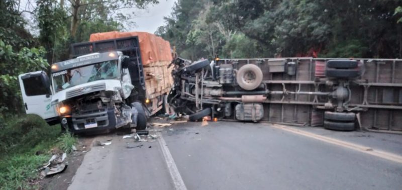 Acidente na BR-470 aconteceu por volta das 05h50 desta segunda-feira (11), na cidade de Trombudo Central - Foto: PRF/Divulgação/ND