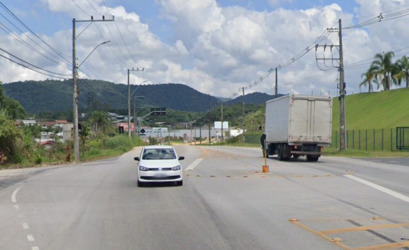 Equipes dos bombeiros foram até o local e confirmaram que trabalhador não resistiu aos ferimentos após um acidente de trabalho na manhã desta quinta-feira (21) - Foto: Google Street View/Divulgação/ND