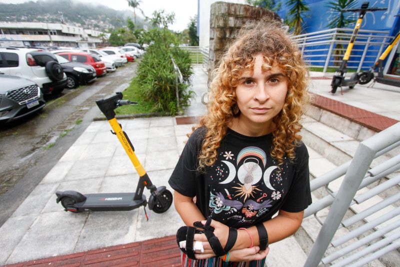 Flora espera indeniza&ccedil;&atilde;o, depois de ser atingida por usu&aacute;ria do aplicativo – Foto: Leo Munhoz/ND