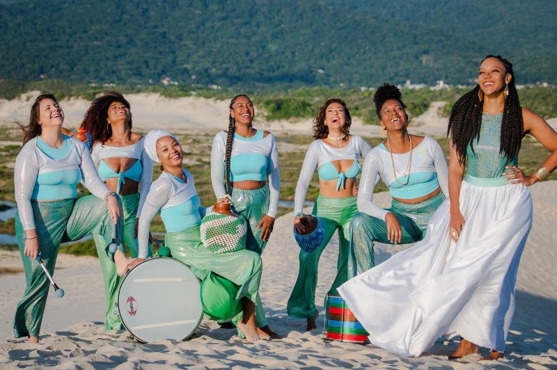 O grupo formado por mulheres traz as potencialidades e protagonismo feminino. – Foto: Divulga&ccedil;&atilde;o/ T&oacute;ia Oliveira