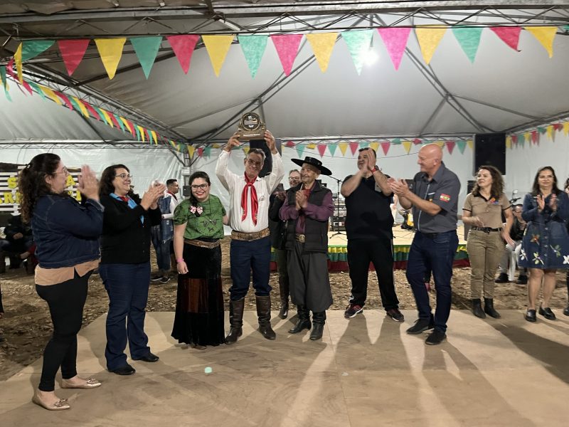 Na noite de segunda e ter&ccedil;a-feira os homenageados foram os tradicionalistas S&eacute;rgio Policarpo e Vasconcelos Tavares. – Foto: Divulga&ccedil;&atilde;o