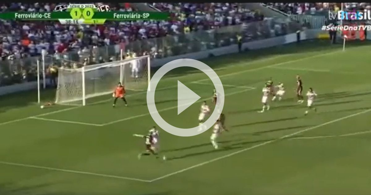 VÍDEO: Atacante acerta o ângulo em gol impressionante na final da