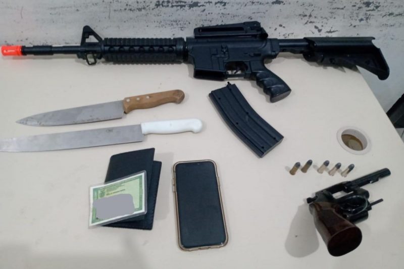 Material apreendido com o grupo – Foto: PM/Divulga&ccedil;&atilde;o