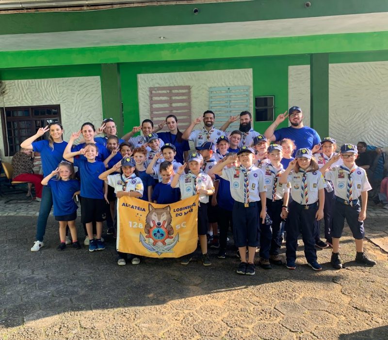 Escoteiros de Blumenau arrecadam doações para casa de repouso 