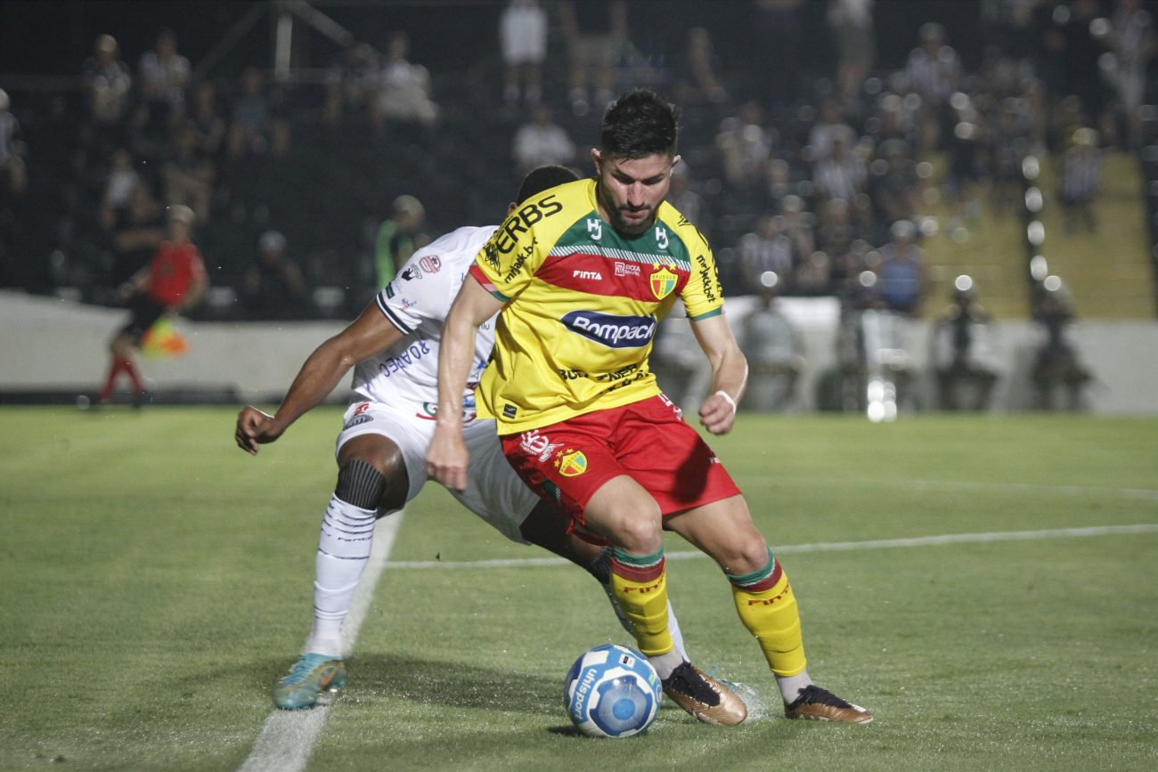 as enfrenta Brusque-SC hoje pela final da Série C