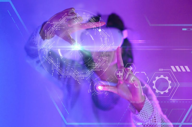 Com as Inteligências Artificiais é possível fazer fotos se mexerem e usar a voz do seu artista favorito cantar a música de outro