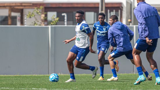 Debaixo de chuva, Brusque estreia com vitória no campeonato catarinense.  VEJA OS LANCES!