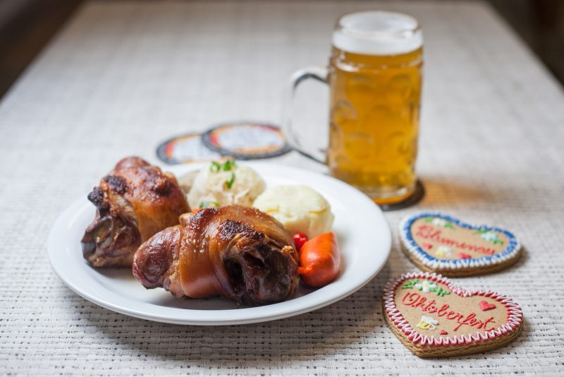 Joelho de porco &eacute; um prato cl&aacute;ssico em Blumenau e na Alemanha – Foto: Oktoberfest/Divulga&ccedil;&atilde;o