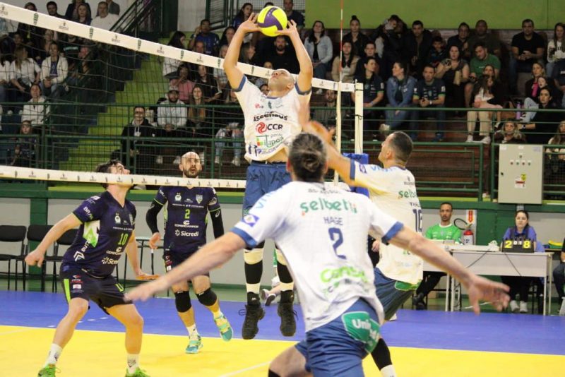 Joinville Vôlei venceu mais uma por 3 sets a 0 no Estadual