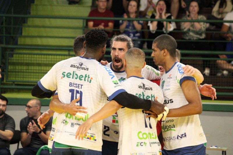 Joinville Vôlei venceu o Campos Novos por 3 sets a 0