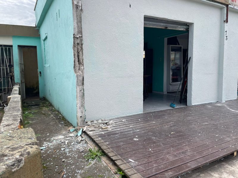 Motorista invadiu lanchonete por estar bêbado