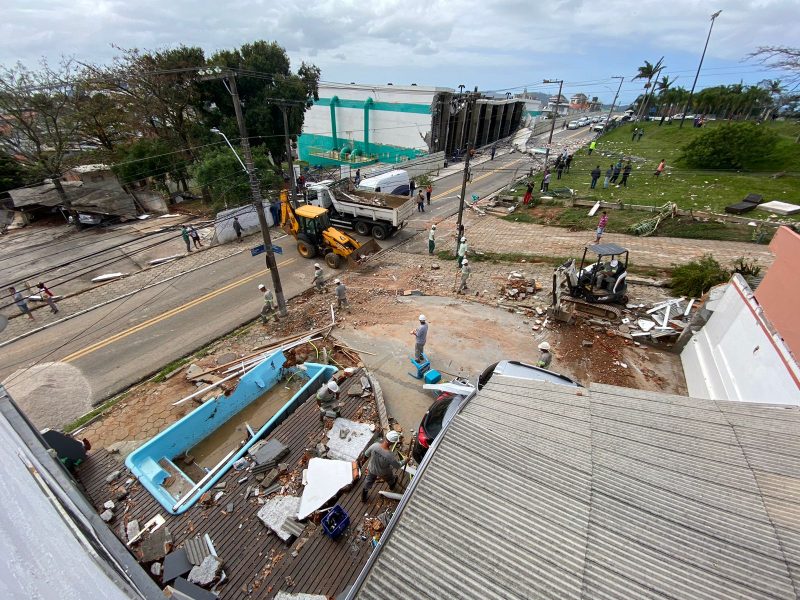 Rompimento reservat&oacute;rio da Casan causa estragos e preju&iacute;zos na regi&atilde;o Continental de Florian&oacute;polis. – Foto: Leo Munhoz/ND