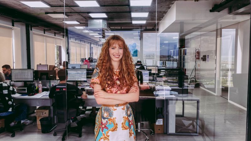 Lucia Mees falará sobre inteligência artificial na COMAC