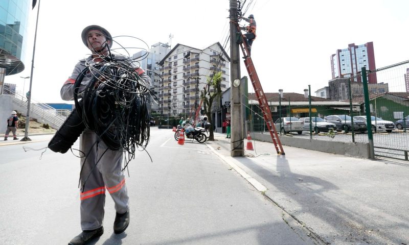 Mutir&atilde;o com empresas de telecomunica&ccedil;&otilde;es foi realizado na ter&ccedil;a-feira (19) – Foto: Prefeitura de Joinville/Divulga&ccedil;&atilde;o/ND