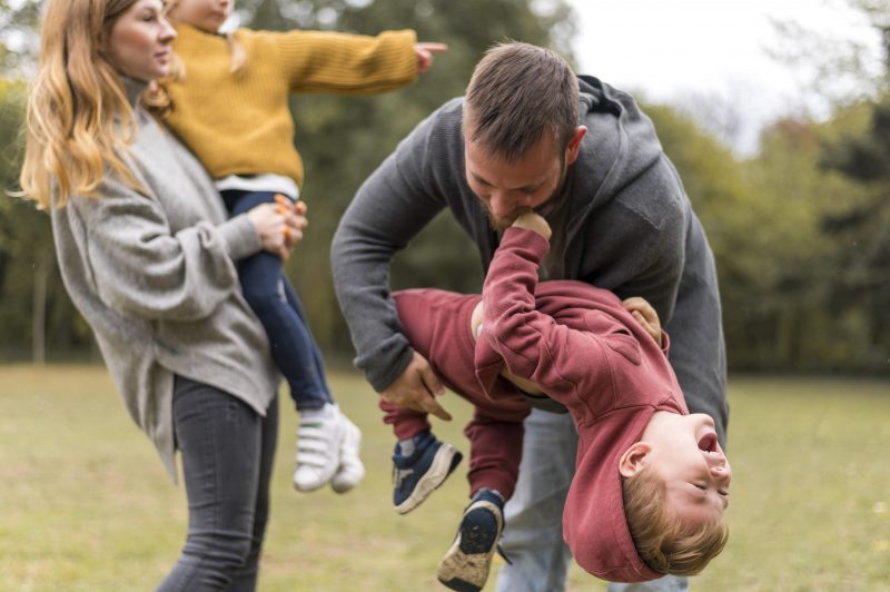 Jogo De Tabuleiro Dicas Divertido Para Crianças - Pais E Filhos no