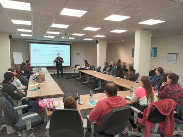 Agricultores aprenderam sobre nota fiscal eletr&ocirc;nica, entre outros temas. Foto: Epagri/ND