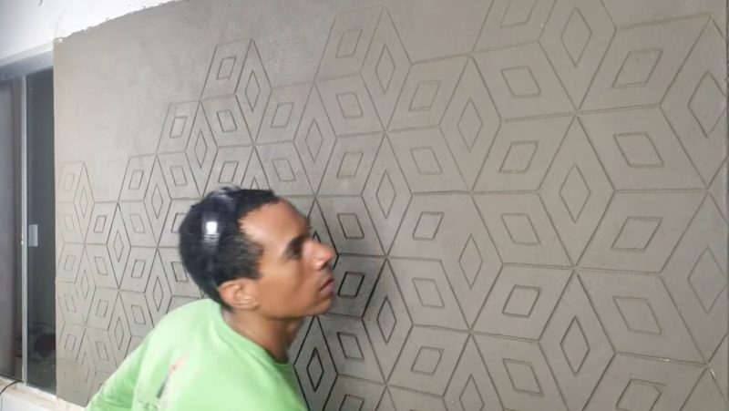 Parede 3D ganha forma nas m&atilde;os do profissional detalhista – Foto: Reprodu&ccedil;&atilde;o