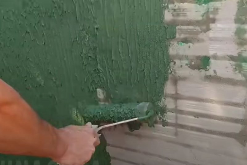 Pedreiro faz acabamento diferenciado