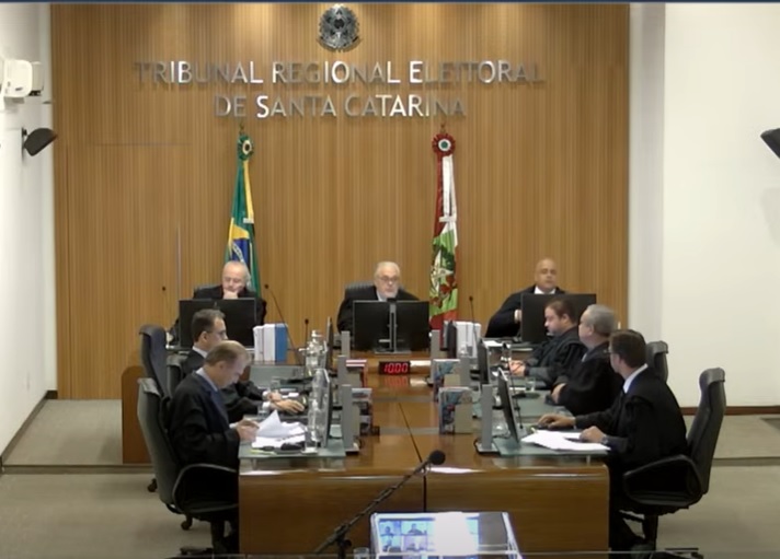 Pleno do TRE-SC em julgamento – Foto: Reprodu&ccedil;&atilde;o/ND