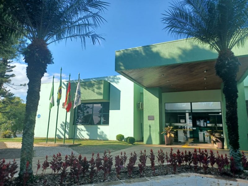 Prefeitura de Chapecó com cores verdes 