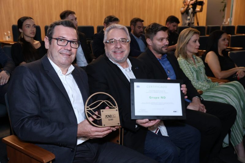 Pr&ecirc;mio foi recebido na noite desta ter&ccedil;a-feira (19) – Foto: Andr&eacute; Kopsch/ND