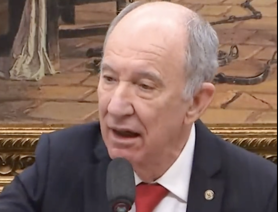 Falc&atilde;o cortou o microfone de Zanatta e rebateu – Foto: Redes Sociais/Reprodu&ccedil;&atilde;o/ND+