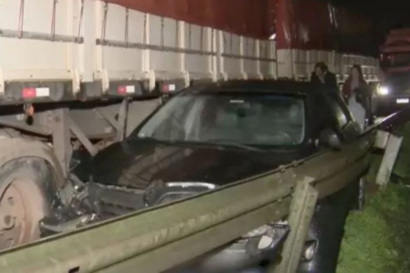 Anjo da guarda: Caminhoneiro salva casal de acidente com mais de 50 carros  na BR-277 - NSC Total