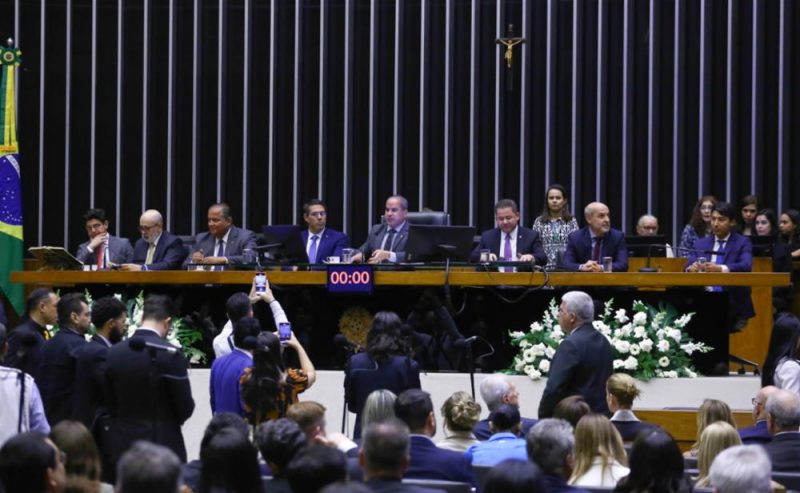 Sess&atilde;o solene na C&acirc;mara homenageou Record TV – Foto: DIVULGA&Ccedil;&Atilde;O/ND