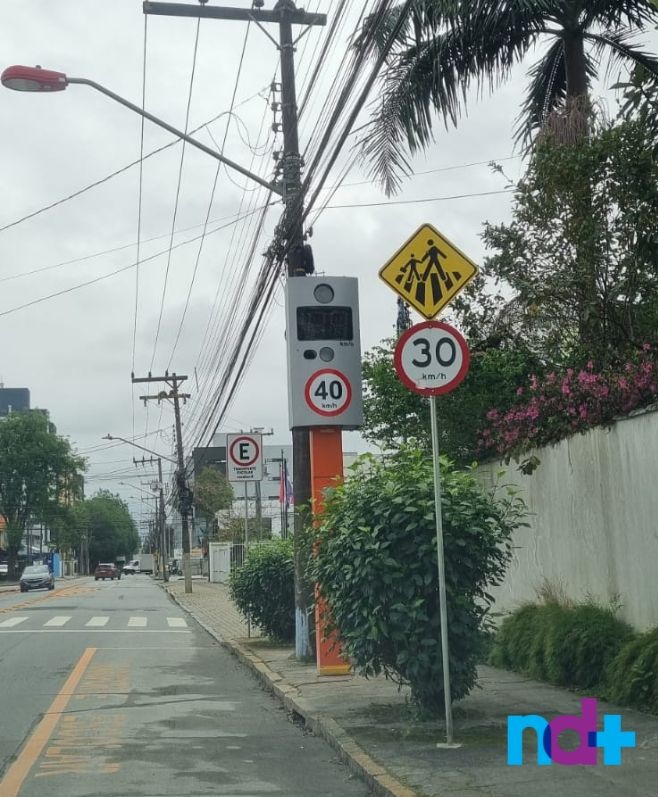 Sinaliza&ccedil;&atilde;o na rua Presidente Prudente de Moraes – Foto: Let&iacute;cia Corioletti/NDTV