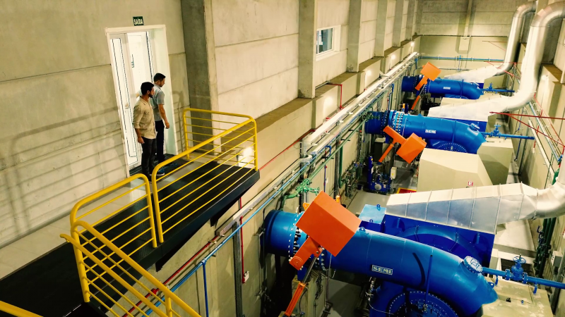 Each power unit produces six thousand liters of water per second.  Photo: Marcelo Feble.
